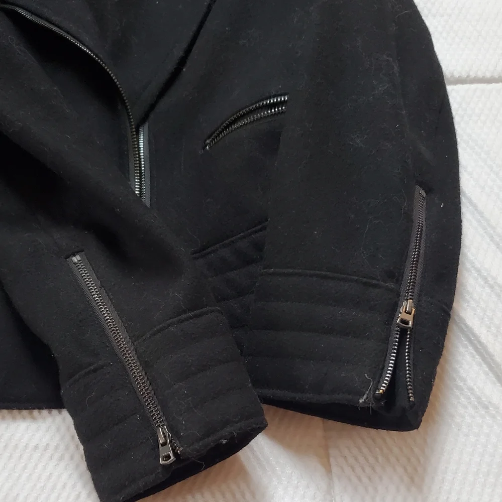 Bomber - Picture 2 of 4